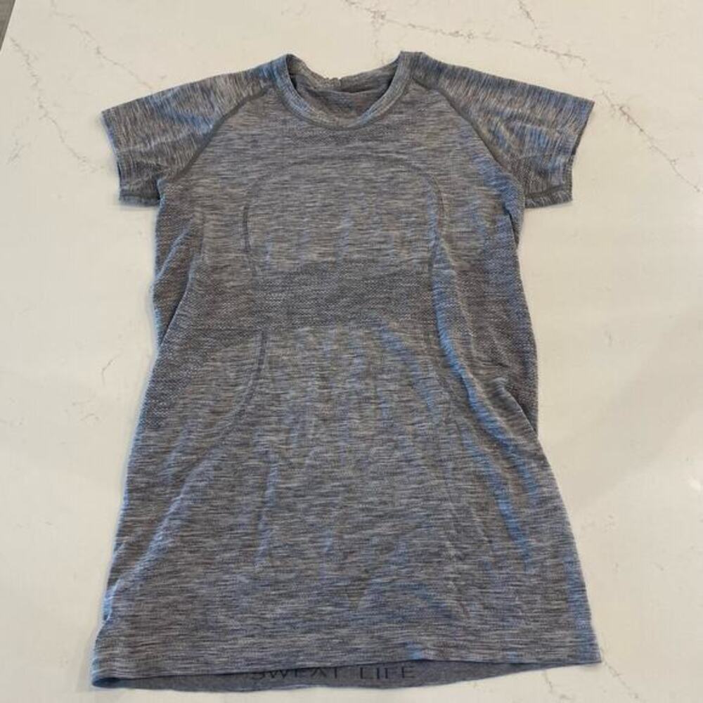 Lululemon‎ Swiftly Tech Gray Short Sleeve Top Size 8